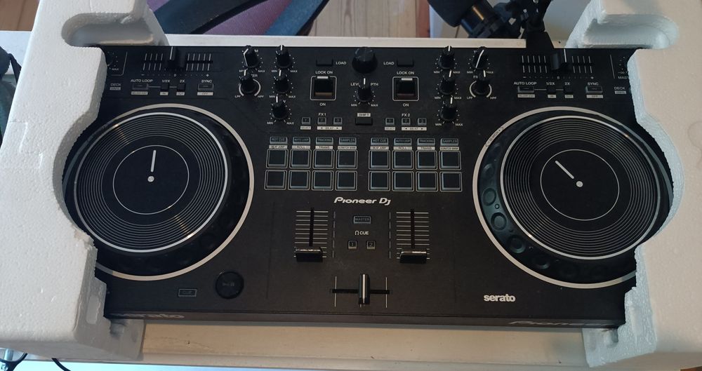 Controladora PIONEER DJ REV1