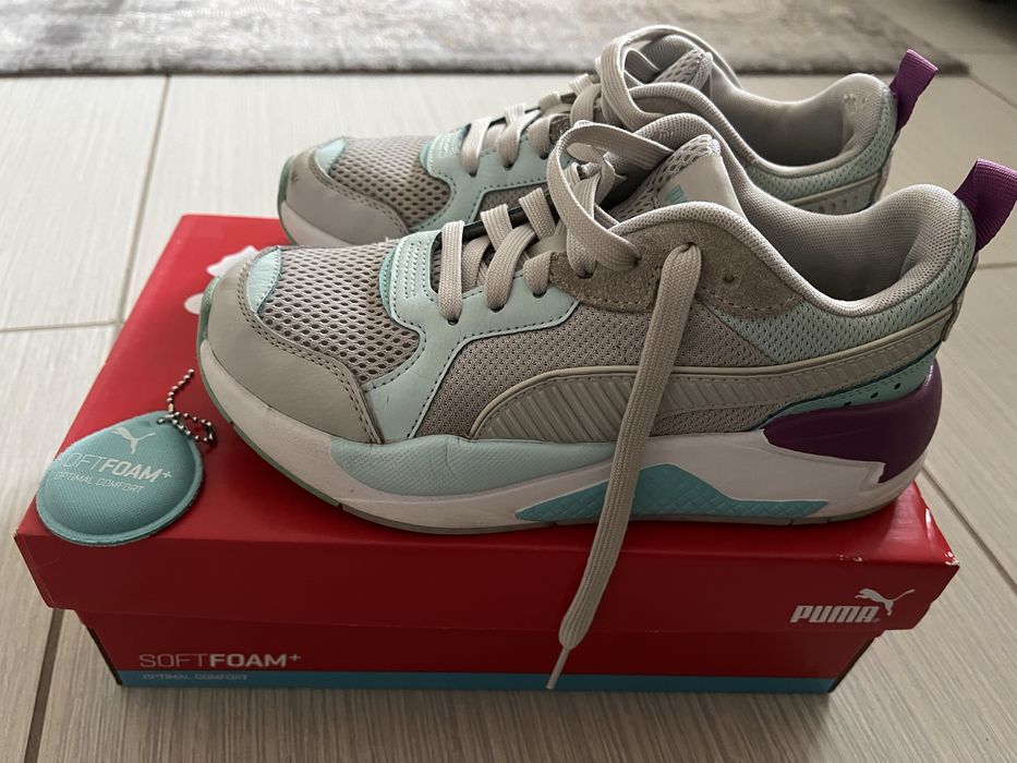 Кросівки Puma.