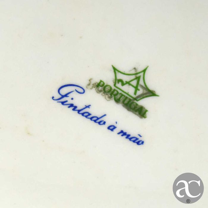 Jarra de Altar, Porcelana Artibus, 32 cm de altura, pintada à mão