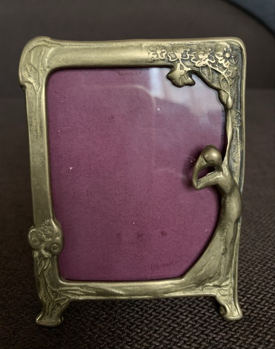 Рамка для фото в стиле модерн