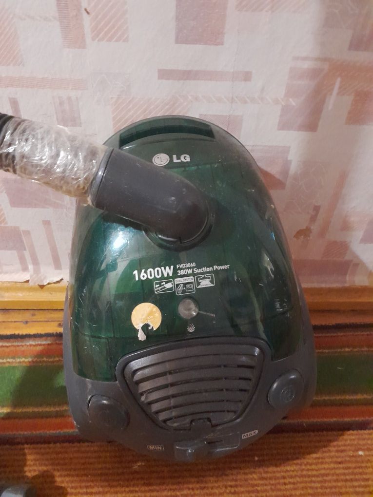 Пылесос LG 1600W не дорого,рабочий: 500 грн. - Пилососи Харків на Olx