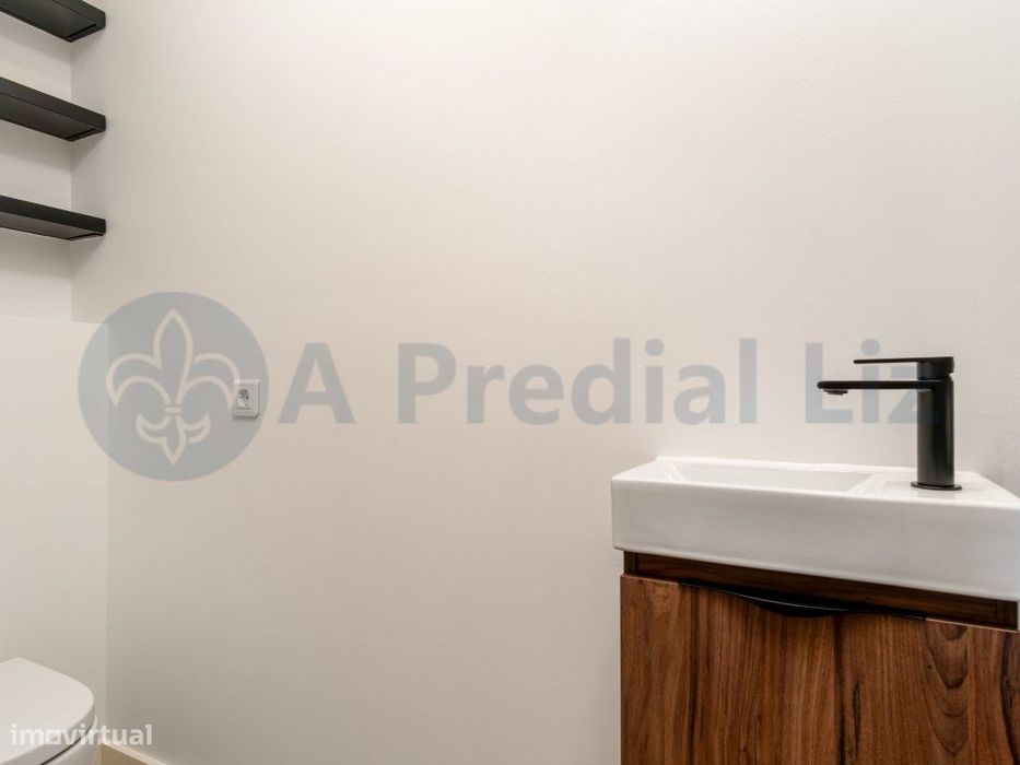 Moradia T3 de Luxo em Birre - Exclusividade e Design Contemporâneo