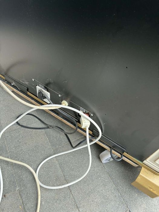 Kominek elektryczny z kafli ceramicznych