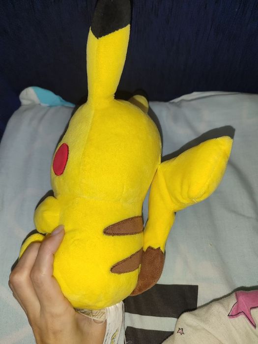 мягкая игрушка пакемон 
Пикачу и Иви