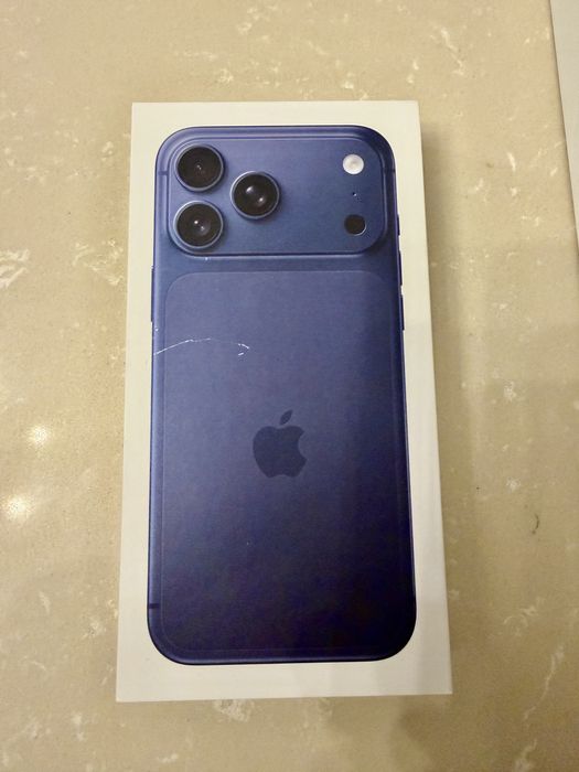 IPhone 17 Pro Max 256GB Deep Blue. Nowy z Polski na kartę sim. Bez