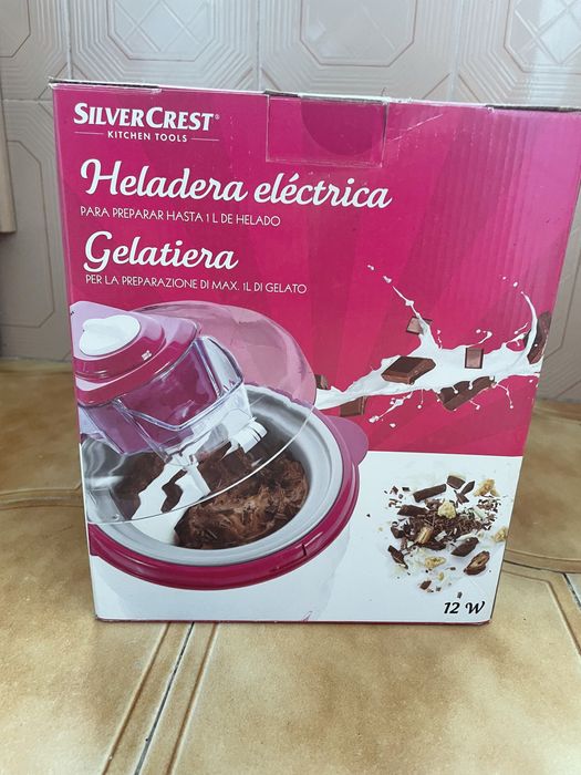 Geladeira - maquina de fazer gelados