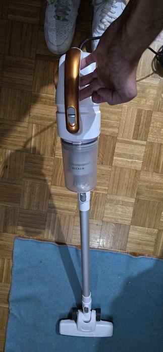 Aspirador Vertical BECKEN BVVC6459