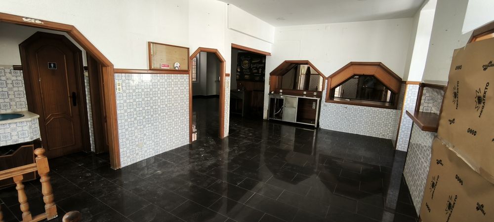 Arrenda-se espaço comercial