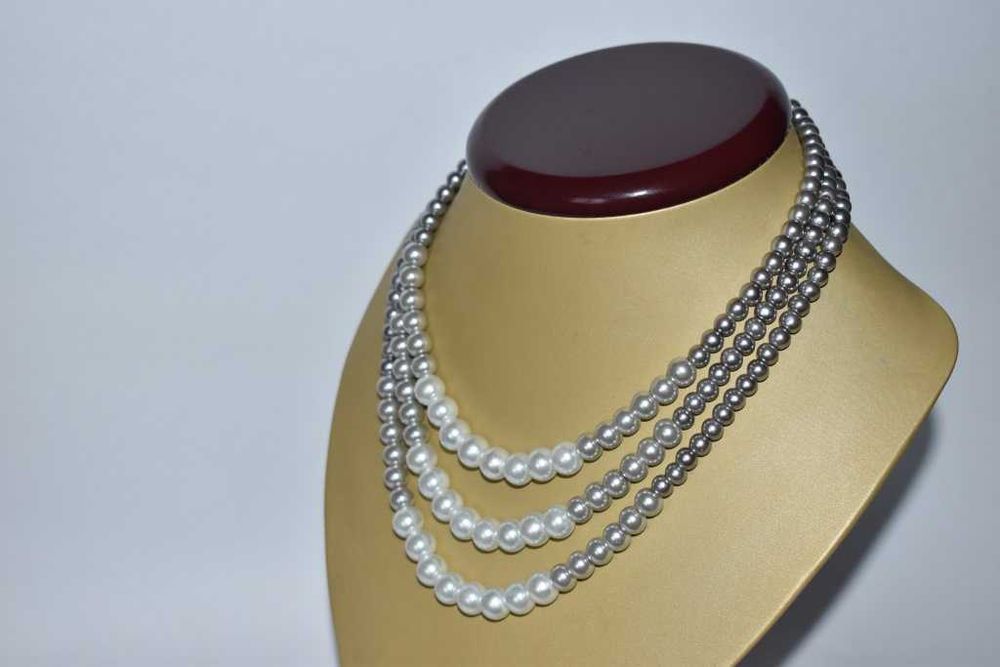 Буси перламутрові,  намисто