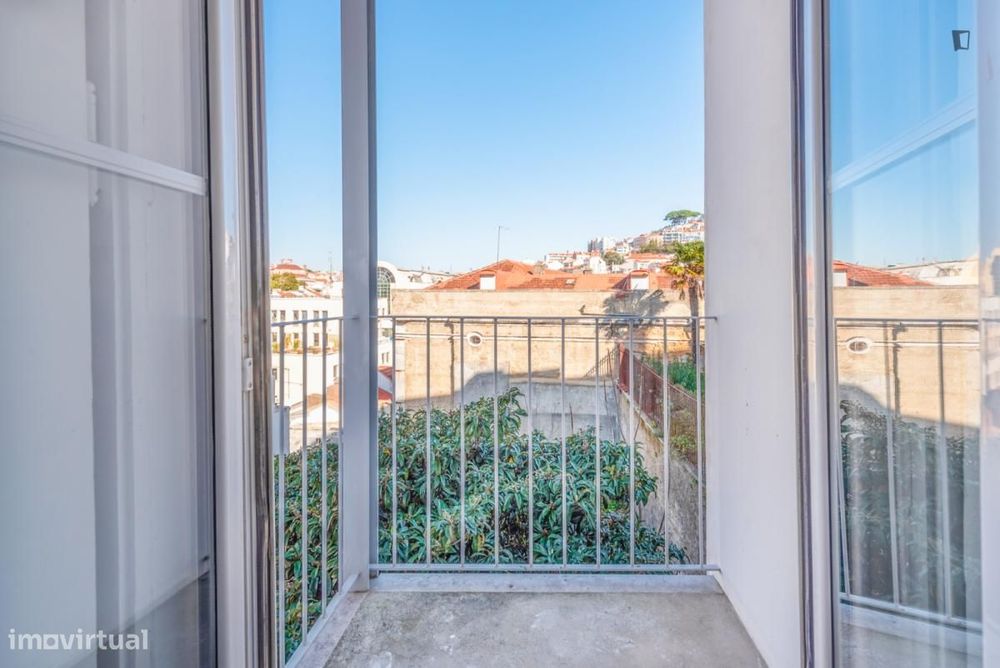 Quarto - localizado em Mouraria Lisbon