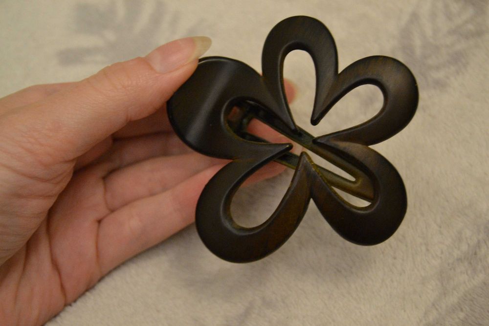 Claire's brązowa spinka do włosów klamra kwiatek niby drewno 8 cm