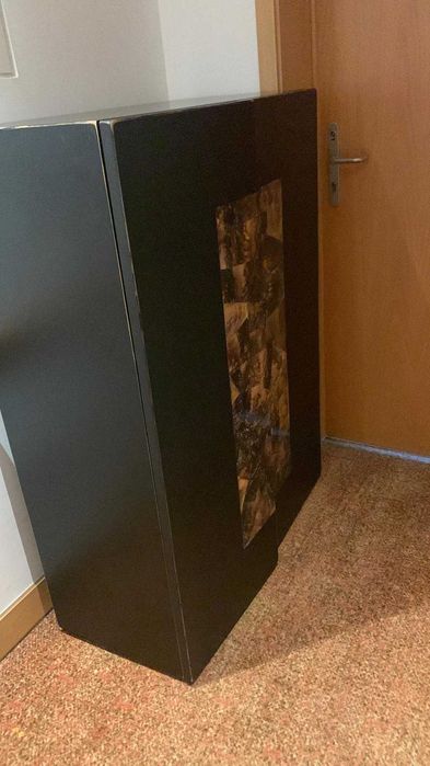 Mesa de jantar e móvel