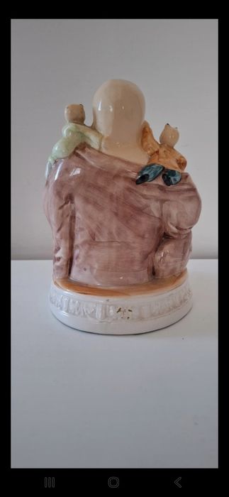 Buda decorativo em cerâmica