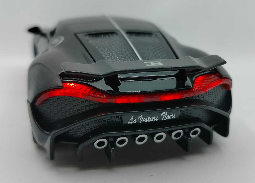 MODEL SAMOCHODU - Bugatti La Voiture Noire - SKALA 1:32 - czarny połysk.