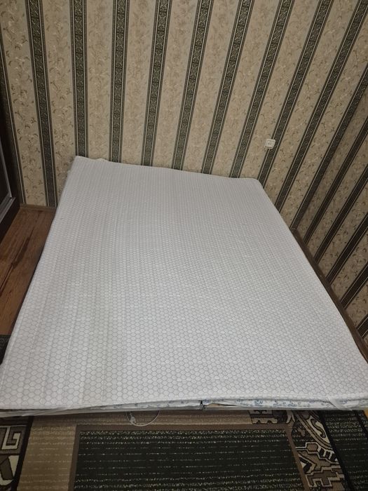 Срочно продам топер 1600*2000 Emerald .