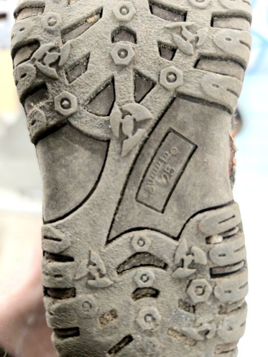 Отдам бесплатно ботиночки зимние р.25