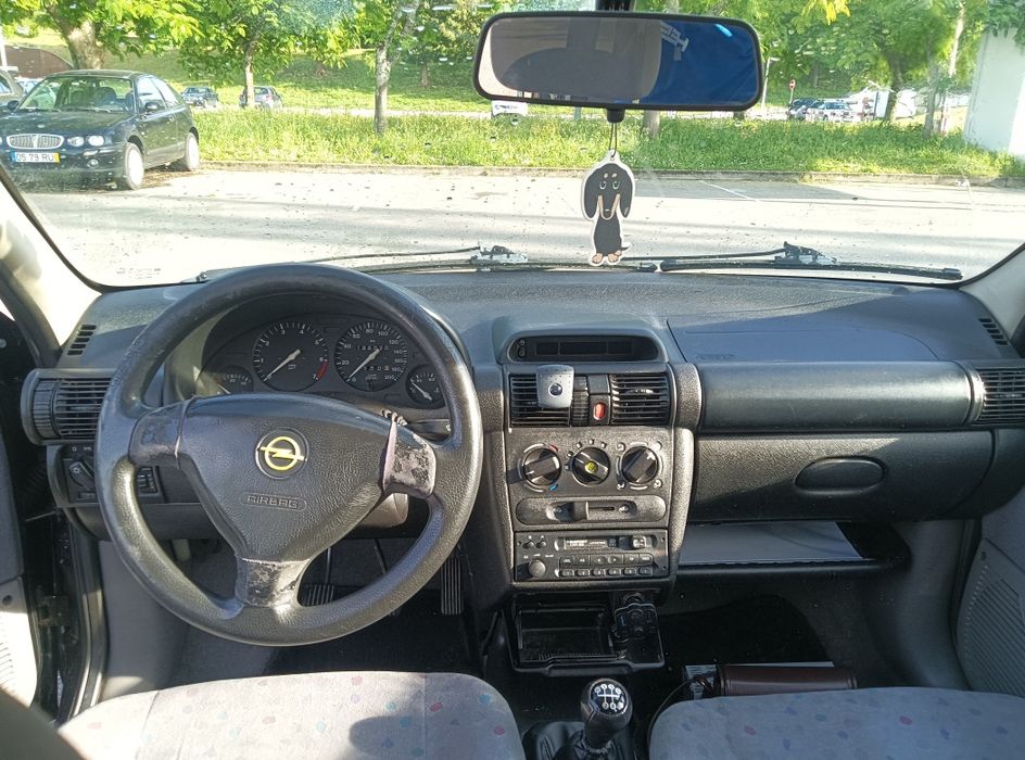 Opel Corsa 4 Portas