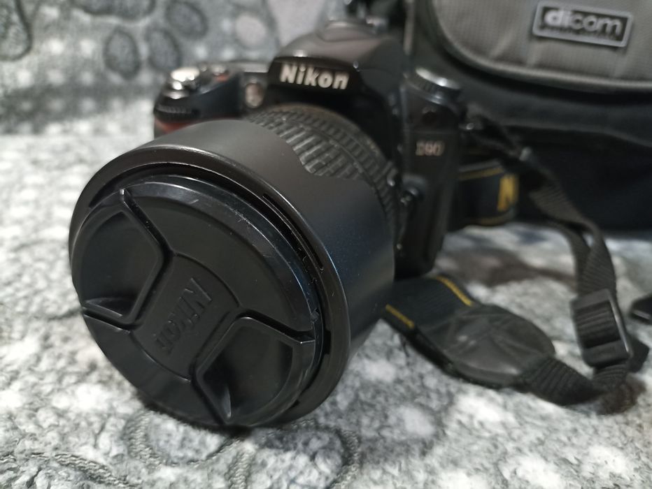 Nikon D90 + kit 18-105 і спалах nikon sb700