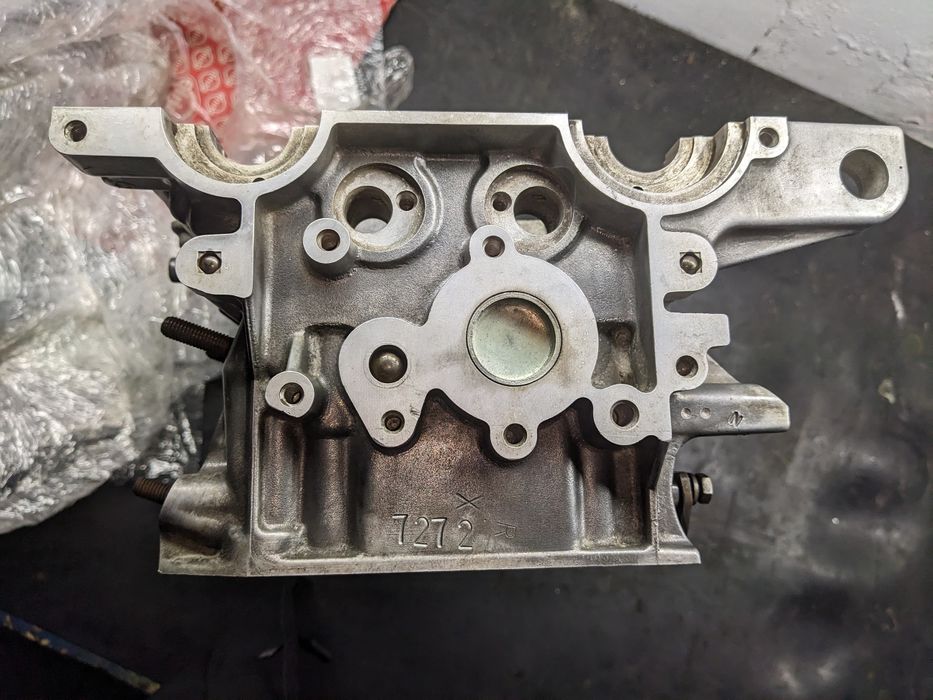 ГБЦ, Головку блоку. Audi a8 s8 d2 4.2 v8.077103063CK
077103265JX
07710