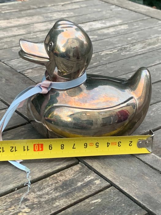 metalowa skarbonka kaczka, platerowana, Vintage