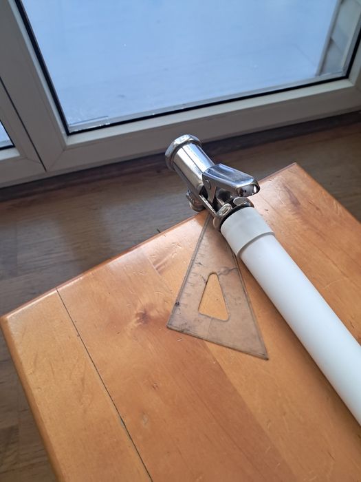 Automat spłukujący do wc.