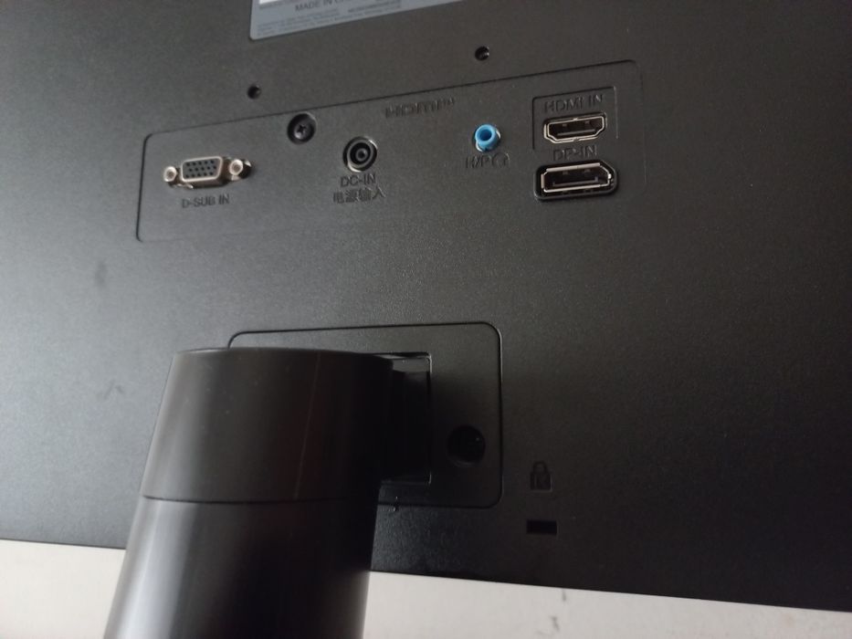 Monitor Gaming  LG 24 Polegadas HDMI e som  tela fina