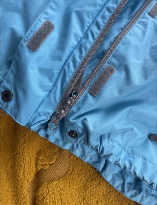 Куртка жіноча на замку