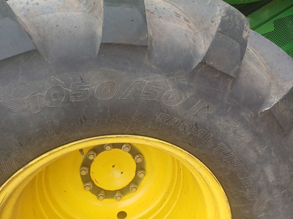 Opony Michelin 1050 50R32 2 SZT