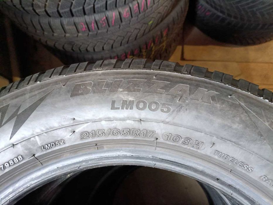 Комплект шин 215/65R17 103H Bridgestone Blizzak LM005