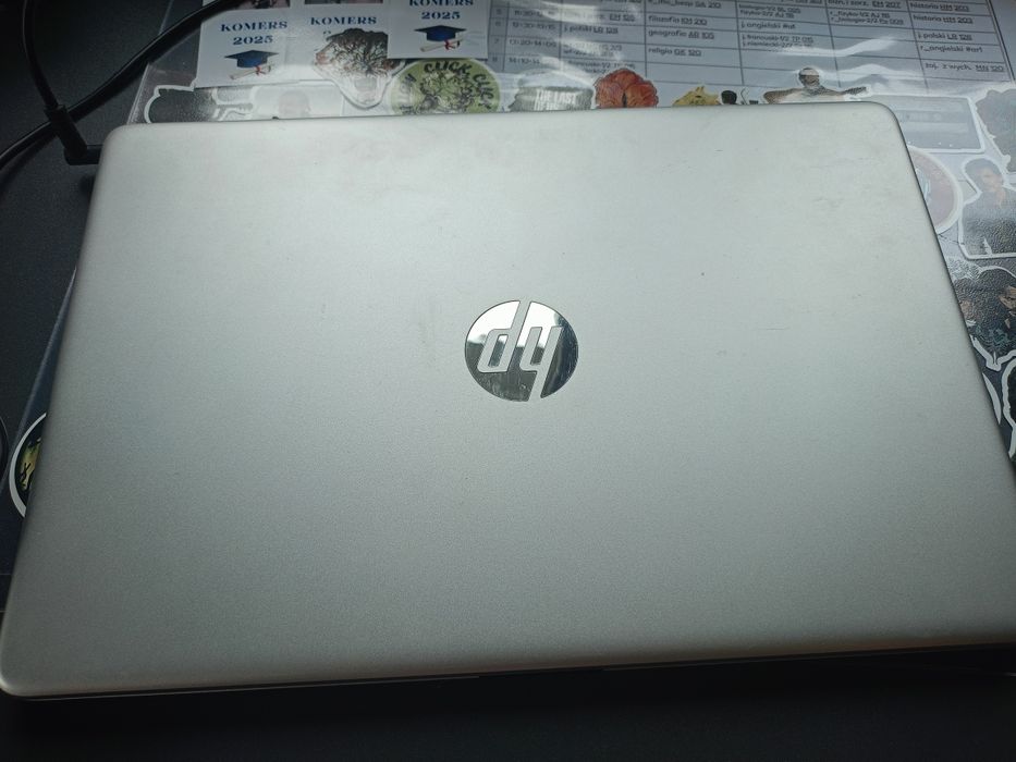 Laptop HP srebrny