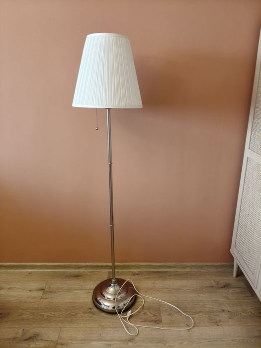Lampa podłogowa Astrid