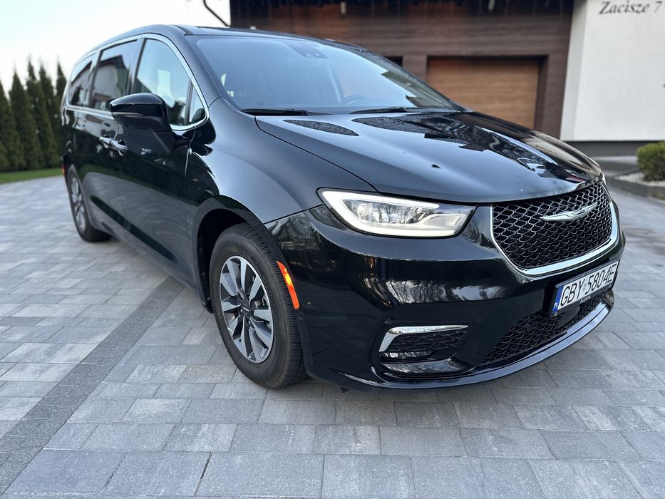 Chrysler Pacyfica hybryda plug in 2023