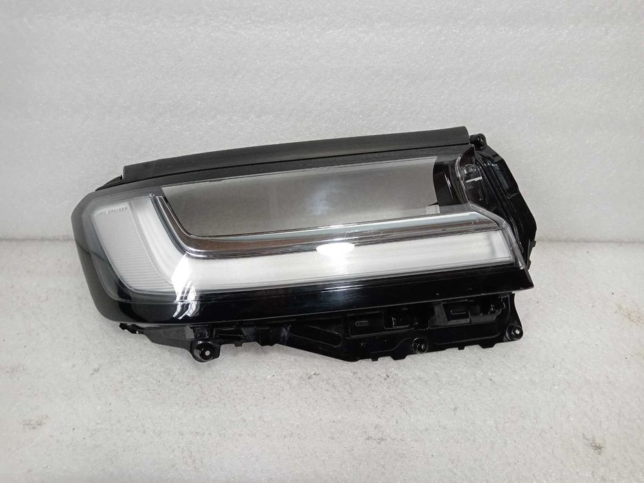 Toyota Land Cruiser 300 2021- скло фари