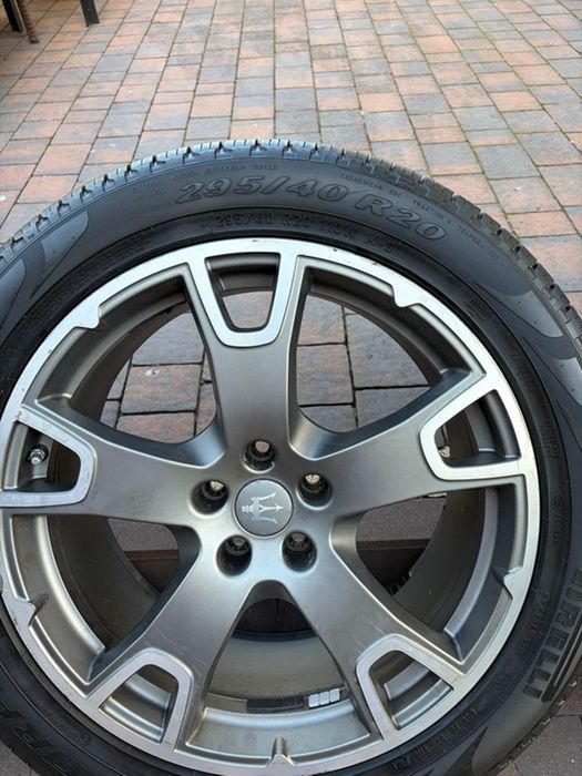 Felgi aluminiowe 5x 114.3 Maserati 265/45 20'