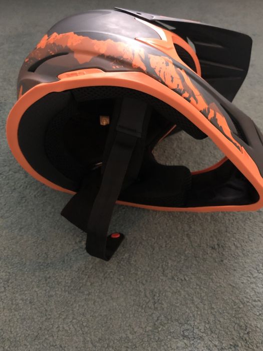 Kask lazer hulajnoga lub rower downhill