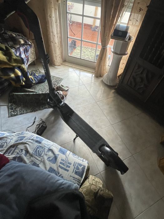 Uma trotinete em bom estado ja nao uso