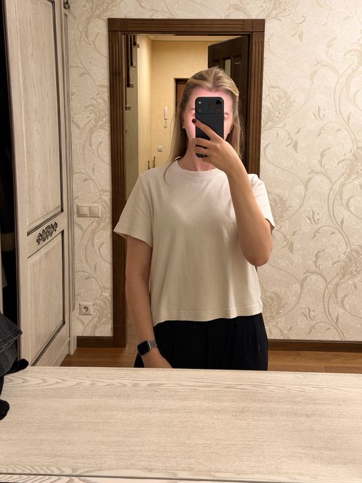 Футболка нова COS