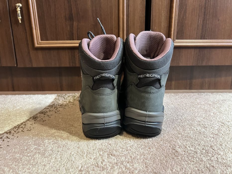 Жіночі черевики Lowa