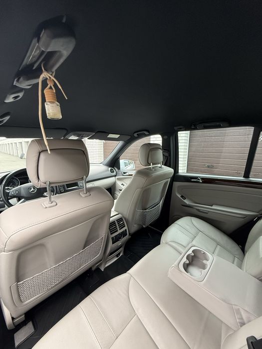 Офіційний Mercedes-Benz ML 350