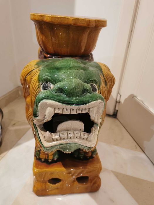 Par de bancos de jardim "Leões Budistas" (Shishi)