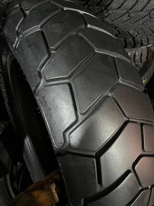 180 70 16 Dunlop D429