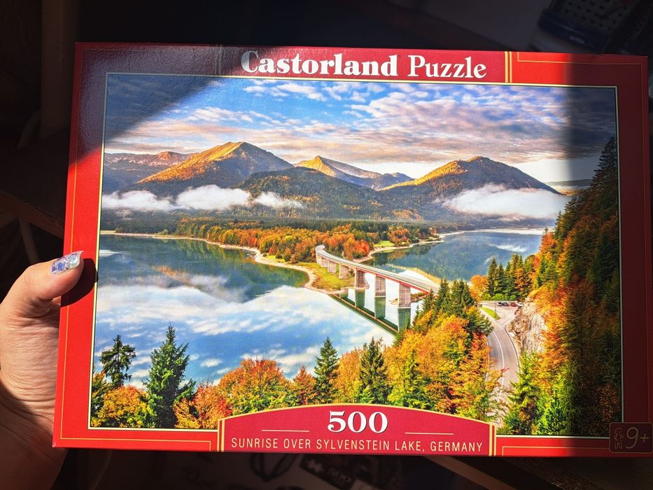 Продам пазлы 2шт