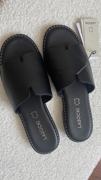 Klapki skórzane czarne Lasocki nowe