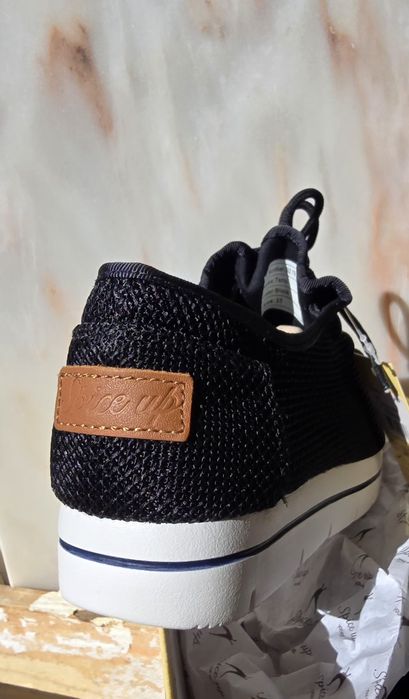 Ténis novos de senhora , respiráveis  super confortável! Só Nº 37