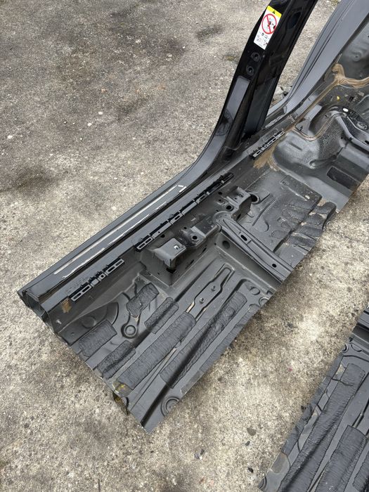 Ćwiartka błotnik próg tył prawa strona Audi A3 8V 5D lift 19r LY9T
