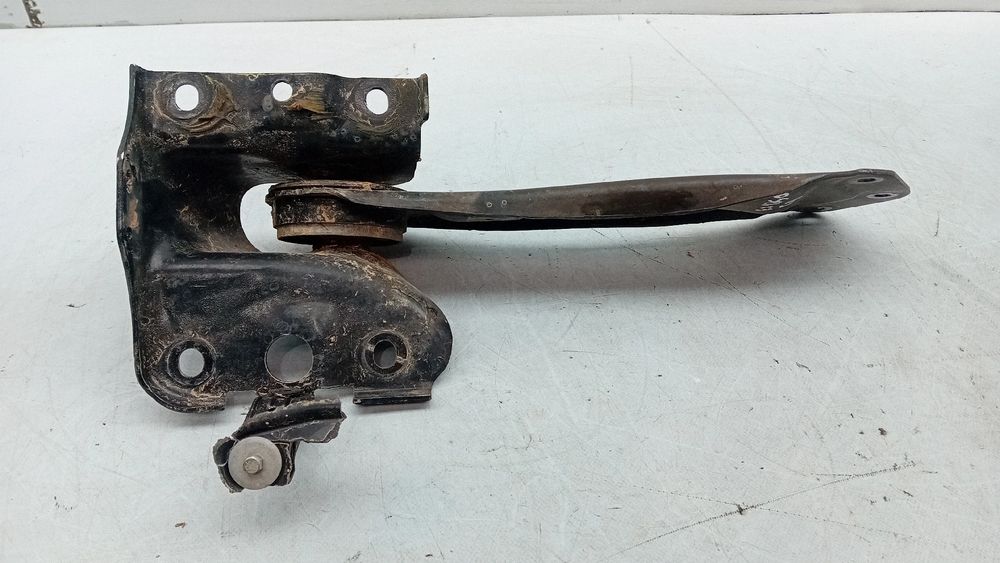 Braço de suspensão trás esquerdo MERCEDES-BENZ CLA Coupé (C118)