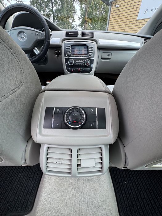 R320 cdi - 4Matic (selo antigo)