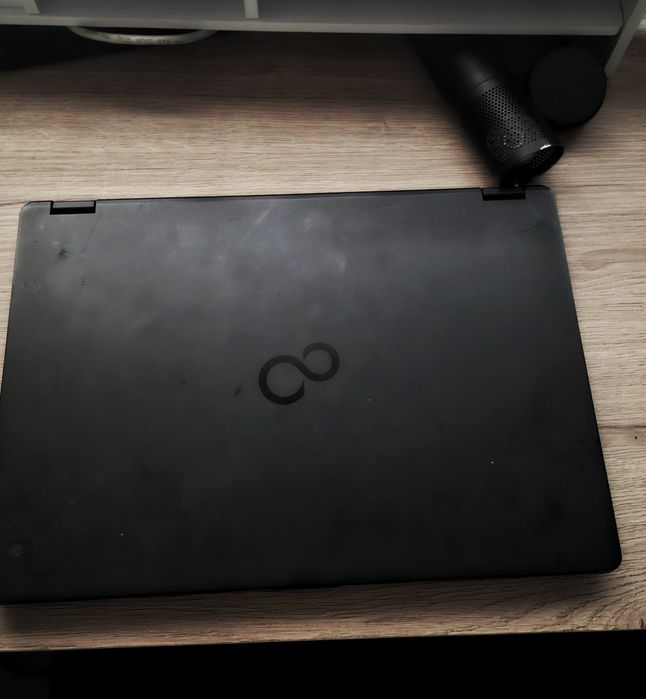 Laptop Fujitsu LifeBook U748 14” Full HD – biznesowy, solidny
