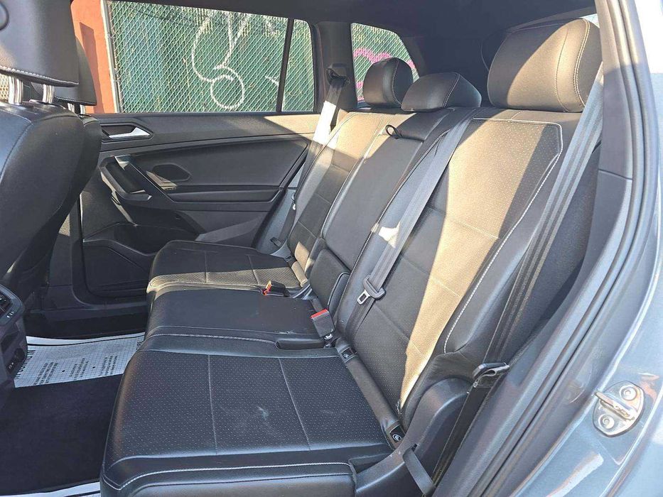 Volkswagen Tiguan SE R-Line Black 2021 — стиль и полный привод