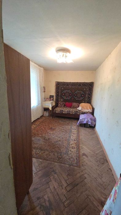 Продаж двокімнатної вул. Флоренції 5